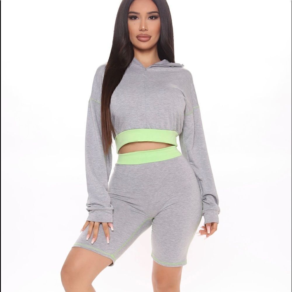 Fashion Nova Be great Pullover Active Set